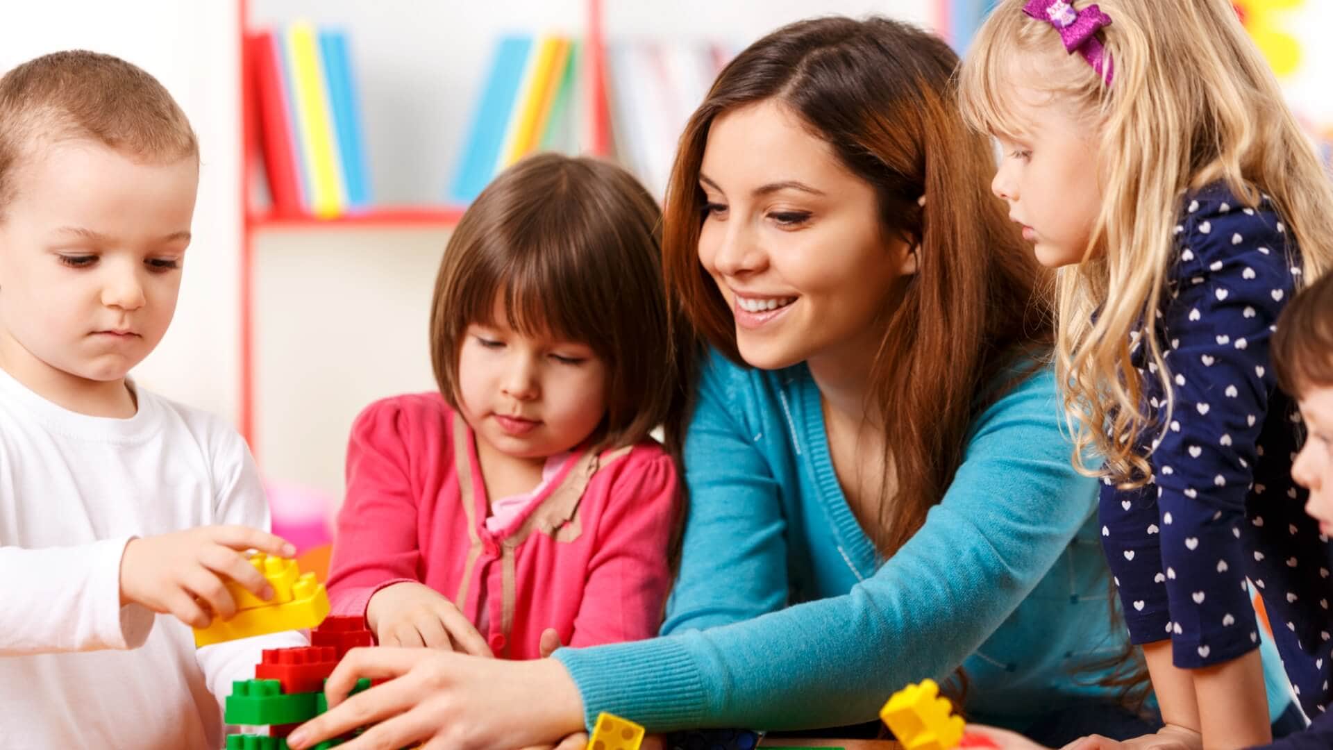 Estudiar la carrera en pedagogia para asegurar un futuro como pedagogo profesional, en UNIR, la mejor Universidad Online