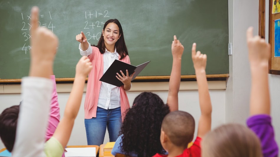 Los centros educativos afrontan el final del curso y, casi paralelamente, se llevan a cabo las oposiciones para maestros del 2024