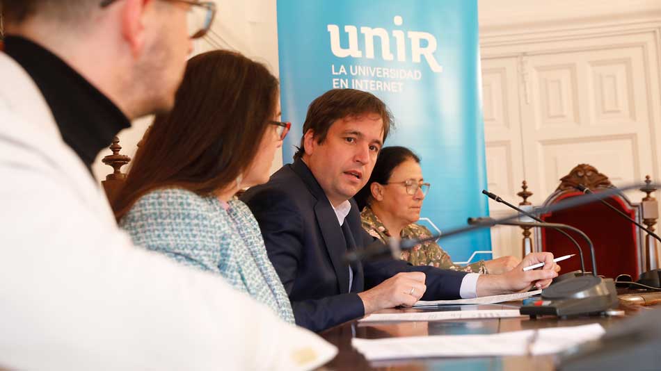 Javier Galiana, director ejecutivo de UNIR, durante la presentación del nuevo campo de arqueología.