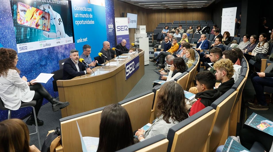 ‘Los riesgos del algoritmo que acechan a la juventud’, tema de la segunda mesa redonda.