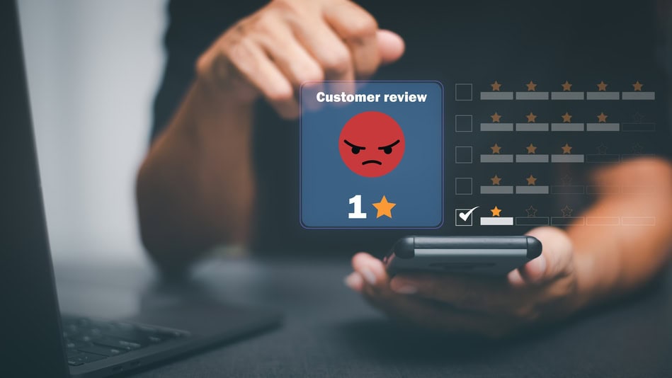 Comunicación de crisis icono customer review en el teléfono móvil