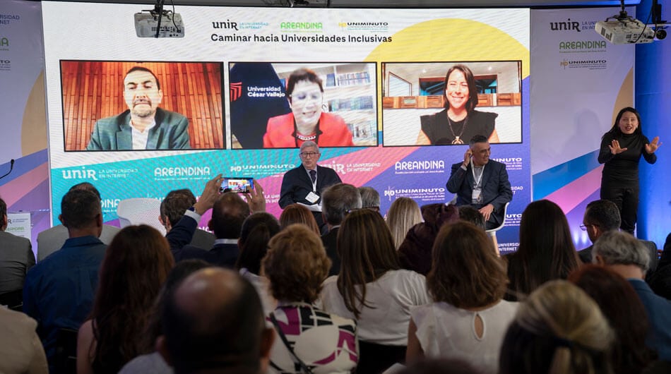 Mesa redonda ‘La educación superior inclusiva: situación, contenidos y estrategias’.