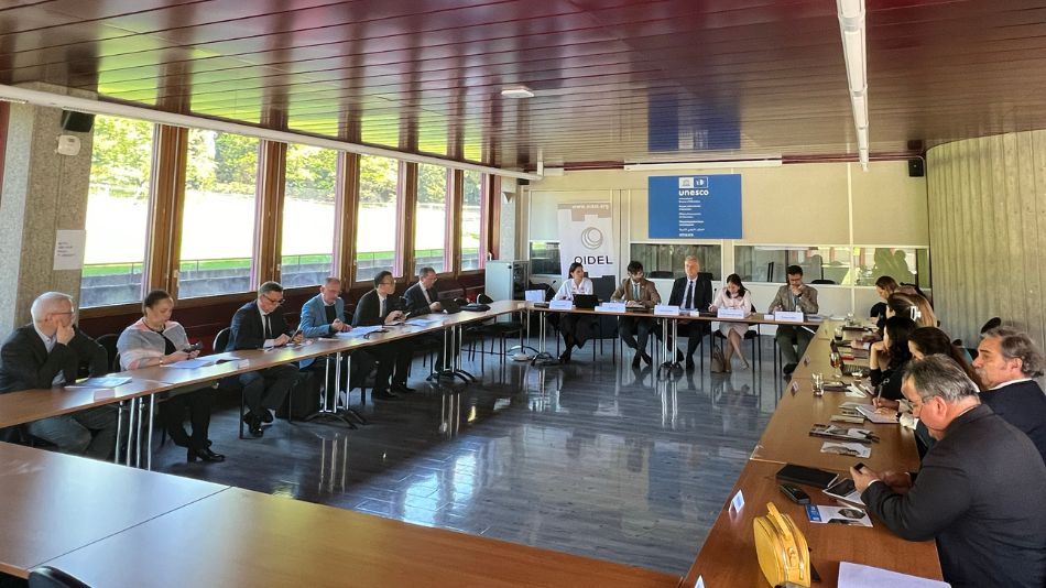 Momento de la presentación del informe en la sede de la UNESCO en Ginebra, Suiza. 