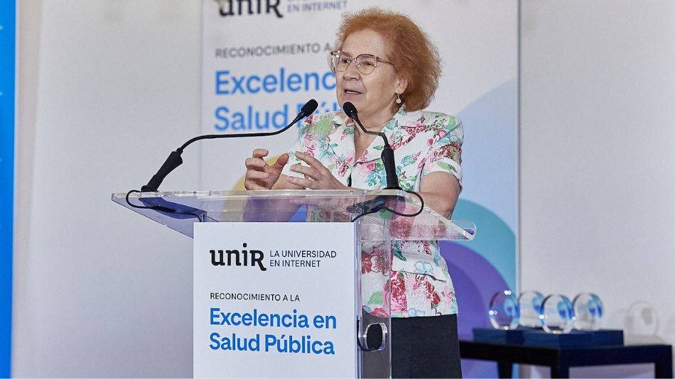 Margarita del Val, también habló sobre la importancia de cuidar el medio ambiente para la salud.