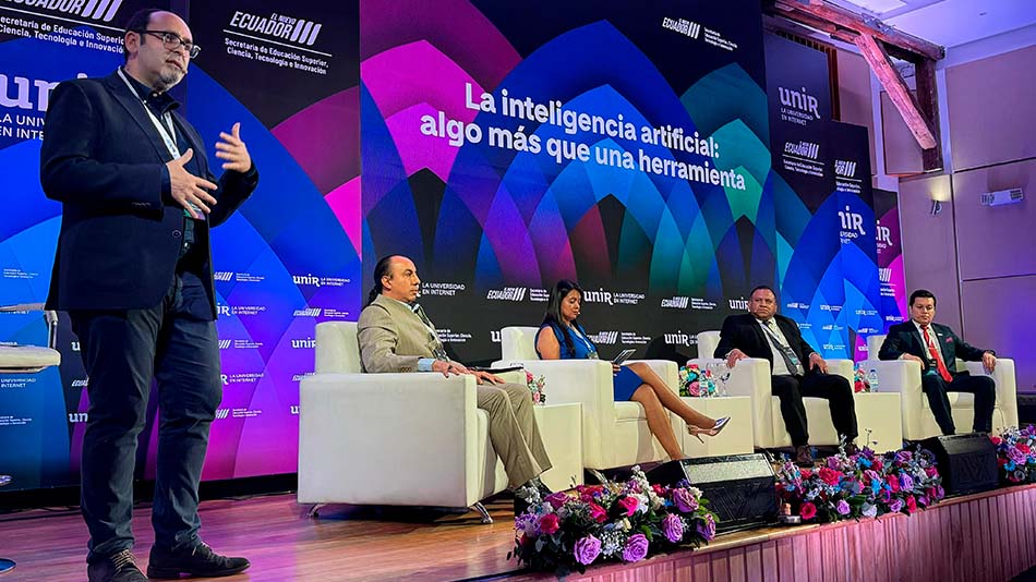 Mesa ‘La inteligencia artificial: algo más que una herramienta’.