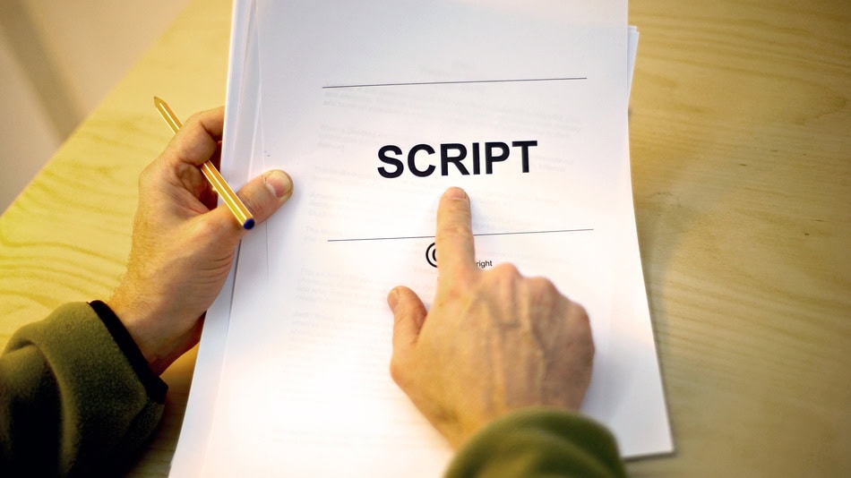 El papel del script doctor es esencial para mantener la coherencia de como hacer un guión