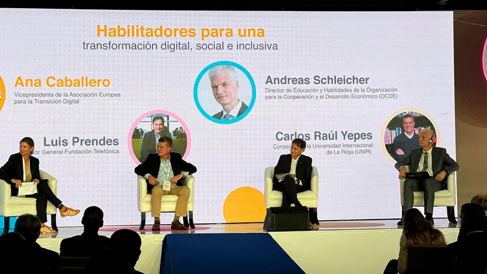 Carlos Raúl Yepes participó en el panel ‘Habilitadores para una transformación digital, social e inclusiva’.