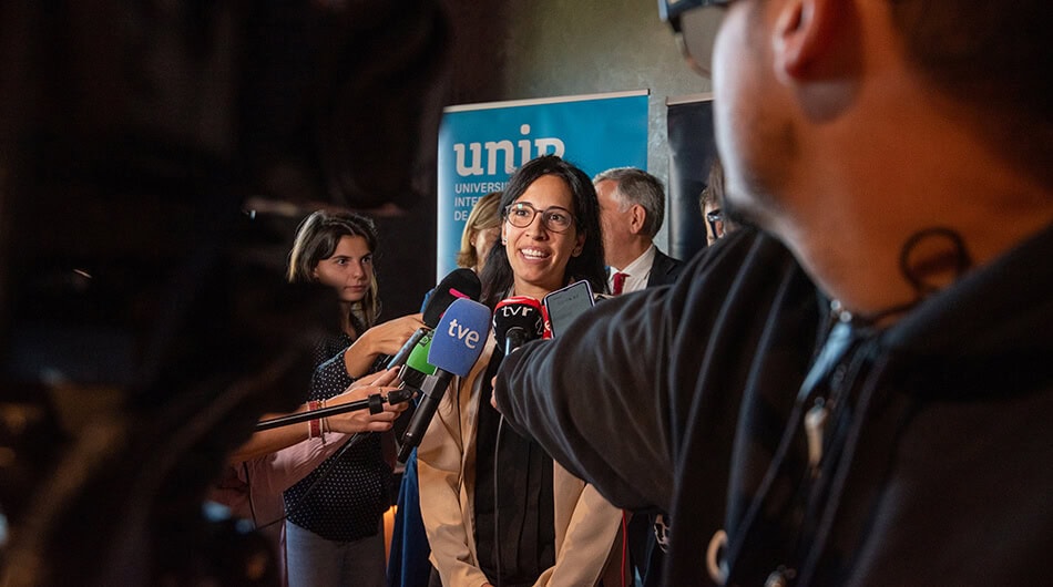 La investigadora Gemma Mestre atendió a los medios convocados a la Jornada.