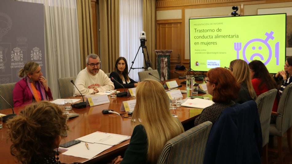 estudio mujeres trastorno alimenticio