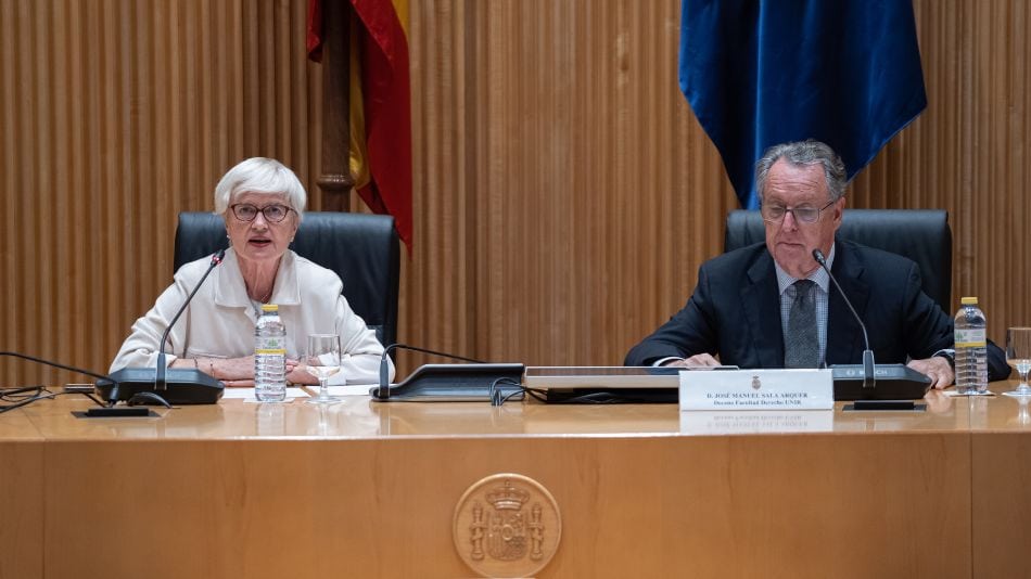 Isaura Real, secretaria 2ª de la mesa del Congreso de los Diputados y José Manuel Sala Arquer, decano de la facultad de Derecho de UNIR