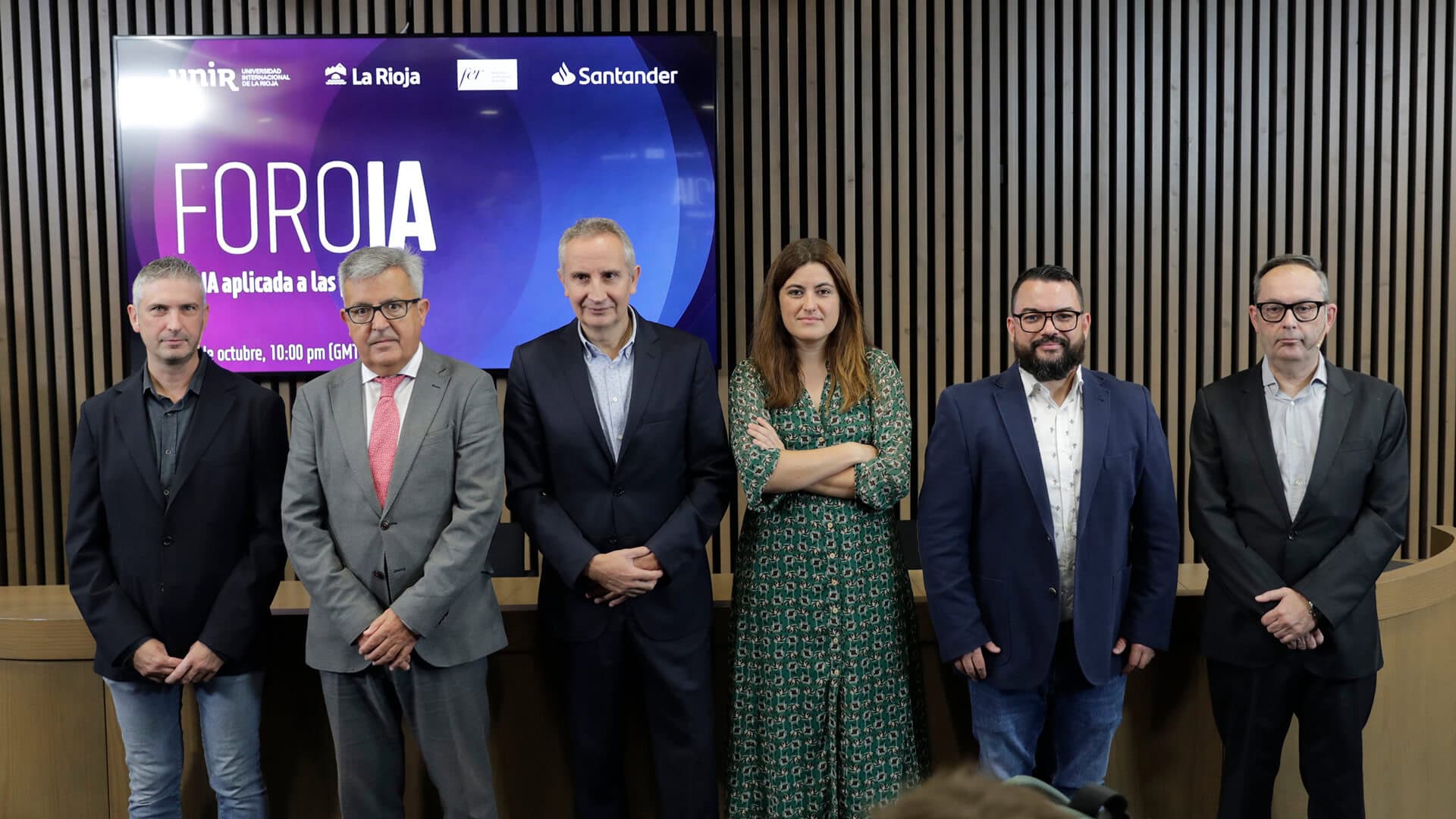 Participantes y organizadores de la cuarta sesión de FOROIA.