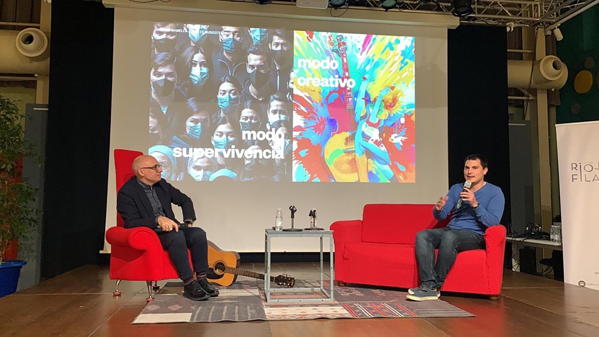 David Gamella durante la charla coloquio celebrada en Logroño.