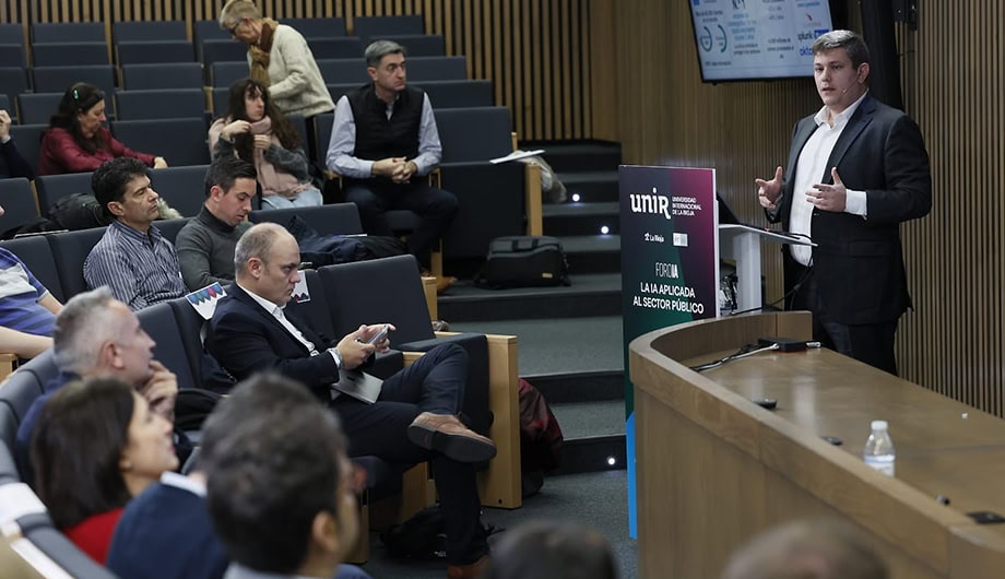 José Luis Suárez durante su ponencia en el FOROIA.