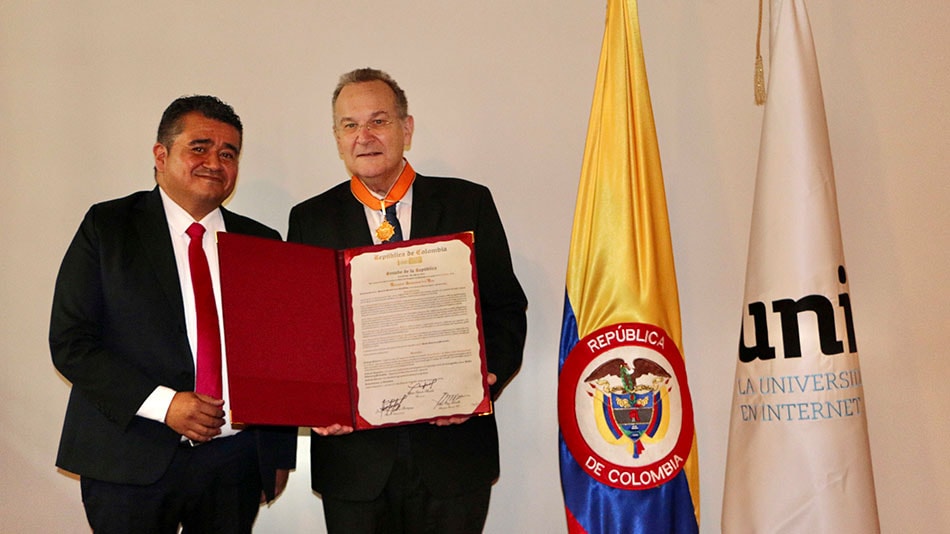 Javier Arteaga, country manager de UNIR en Colombia, y José María Vázquez García-Peñuela, rector de UNIR.