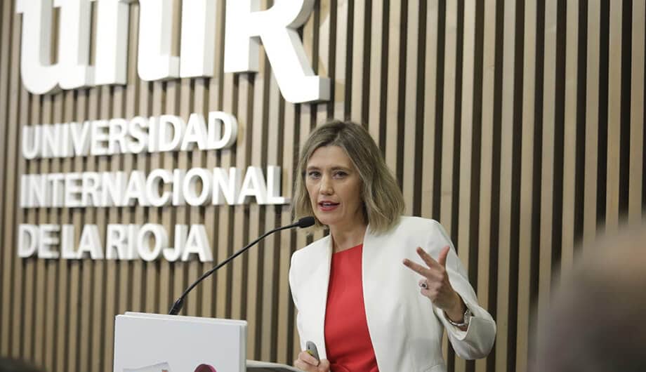 Silvia Álava impartió al conferencia "Educación emocional, una herramienta preventiva".