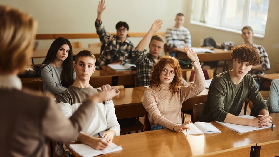 El Máster de Profesorado habilita para ejercer como profesor en ESO, Bachillerato, Formación Profesional (FP) y Enseñanza de Idiomas