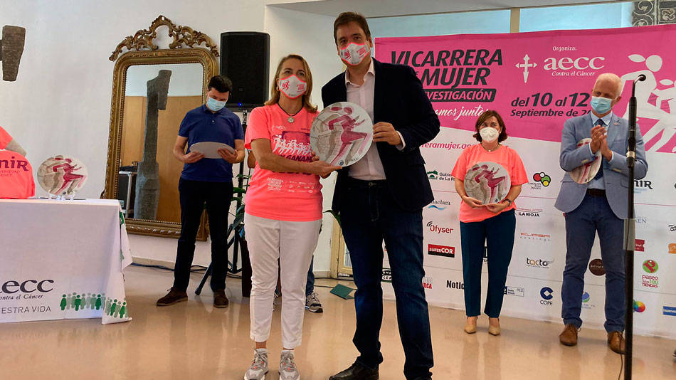 Javier y Elena, Carrera de la Mujer